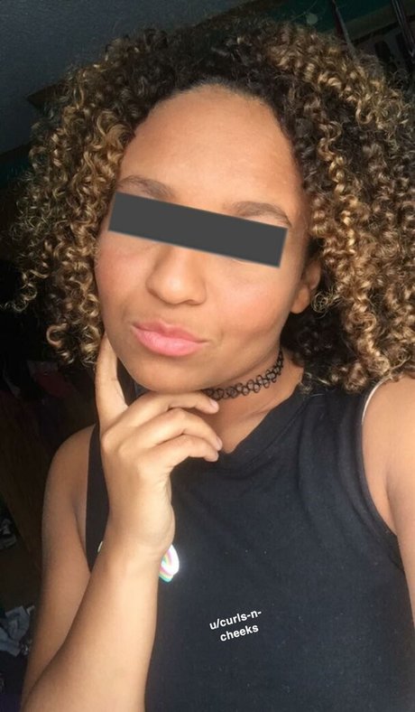 Curlsncheeks