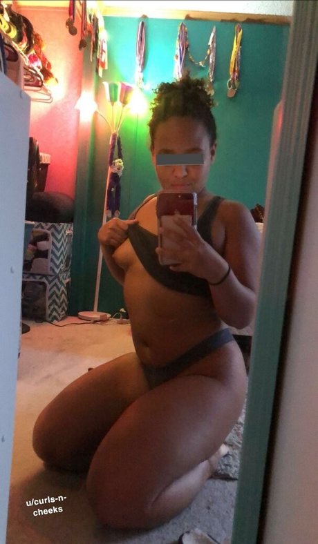 Curlsncheeks
