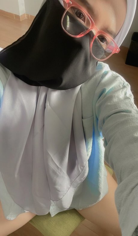 Foto desnuda filtrada de OnlyFans de Hijab Camilla