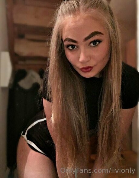 Foto desnuda filtrada de OnlyFans de Livionly