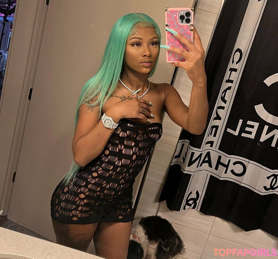 Foto desnuda filtrada de OnlyFans de Fineasssstv #27 Foto desnuda filtrada de OnlyFans de Fineasssstv #27