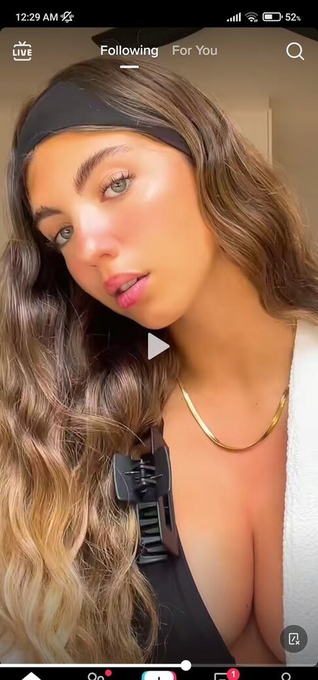 Foto desnuda filtrada de OnlyFans de Ela Beeri