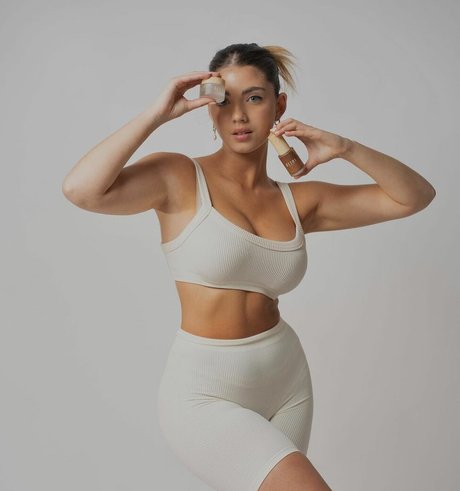 Foto desnuda filtrada de OnlyFans de Ela Beeri
