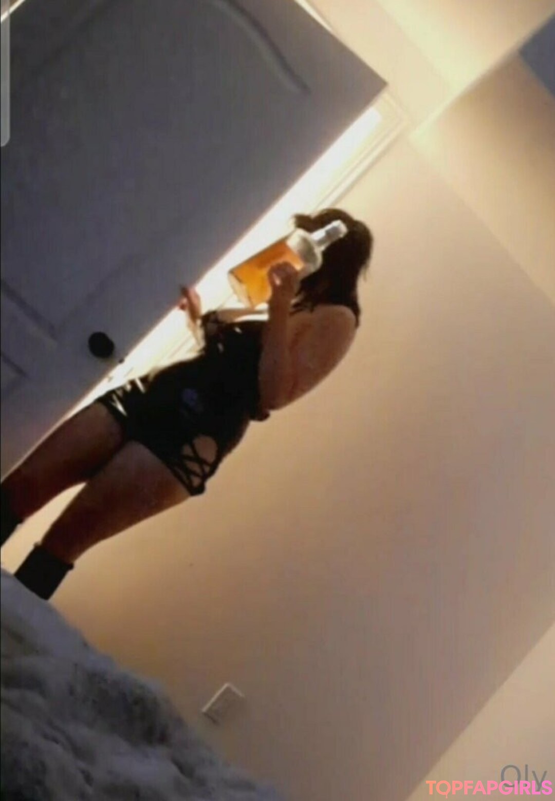 Foto desnuda filtrada de OnlyFans de Youcancallmeoly #41 Foto desnuda filtrada de OnlyFans de Youcancallmeoly #41