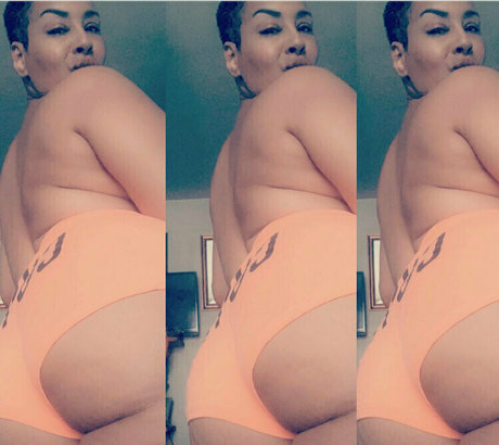 Foto desnuda filtrada de OnlyFans de Freeformyogi1