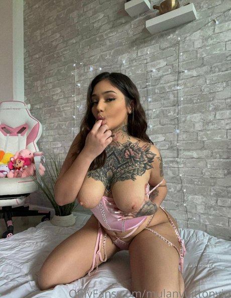 Foto desnuda filtrada de OnlyFans de Mulanvuittontv