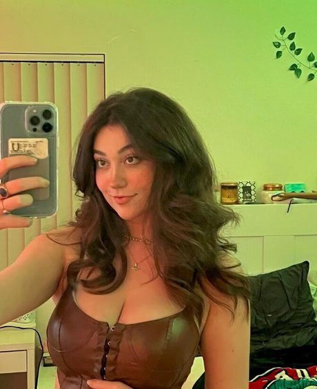 Foto desnuda filtrada de OnlyFans de Imsiiimone