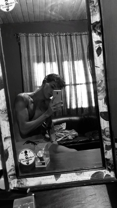 Foto desnuda filtrada de OnlyFans de Ivan Agut