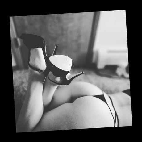 Foto desnuda filtrada de OnlyFans de Montana