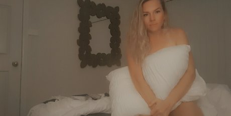 Foto desnuda filtrada de OnlyFans de Ittiebittietitties