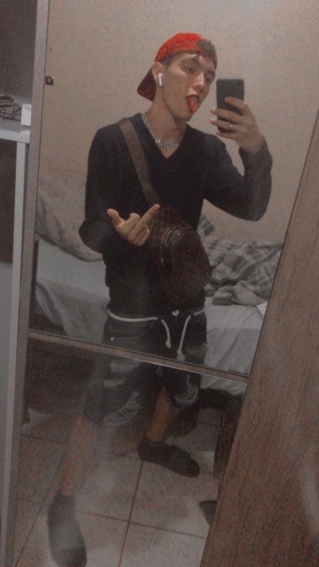 Foto desnuda filtrada de OnlyFans de Romeu Moreira