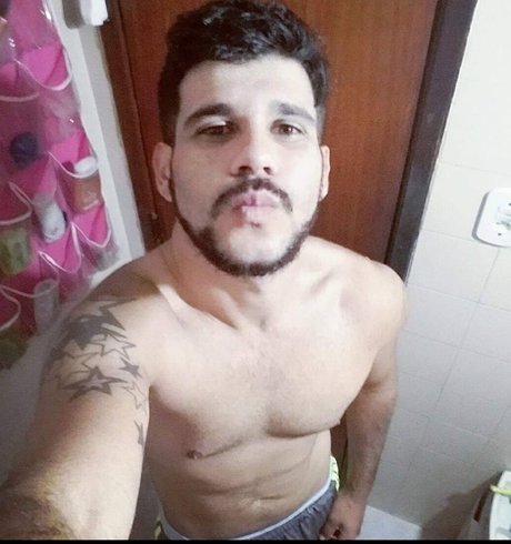 Foto desnuda filtrada de OnlyFans de Carlinhos