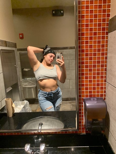Foto desnuda filtrada de OnlyFans de La Demoiselle