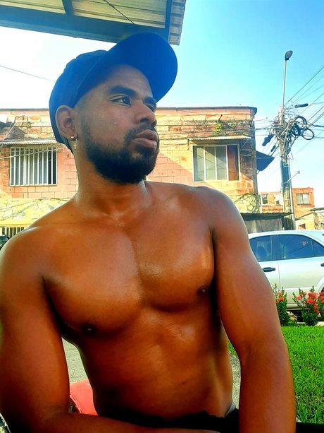 Foto desnuda filtrada de OnlyFans de Knelo