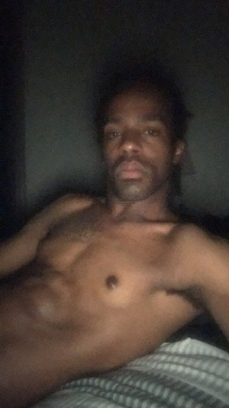Foto desnuda filtrada de OnlyFans de Massivestroker