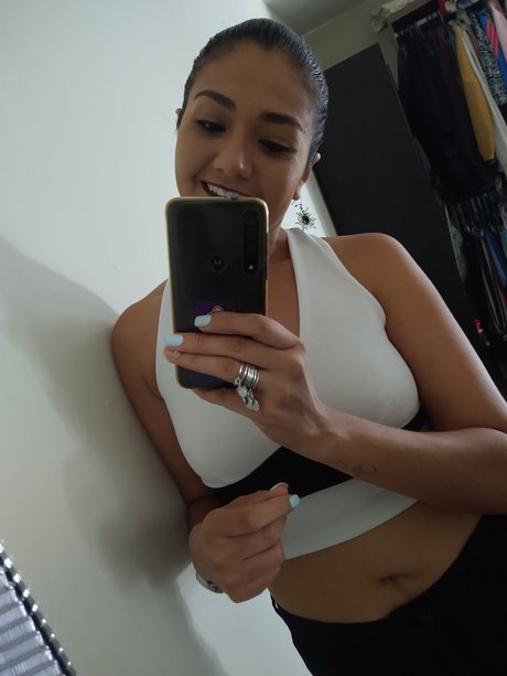 Foto desnuda filtrada de OnlyFans de Gata