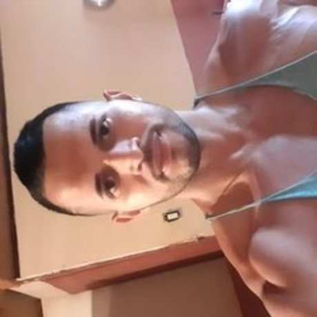 Foto desnuda filtrada de OnlyFans de Michael Tenorio