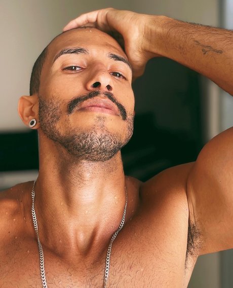 Foto desnuda filtrada de OnlyFans de Chris