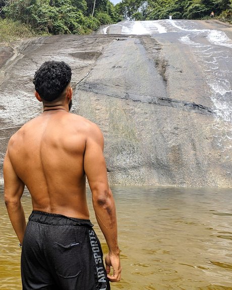 Foto desnuda filtrada de OnlyFans de Cesar