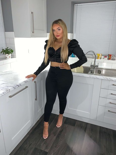 Foto desnuda filtrada de OnlyFans de Kirsty