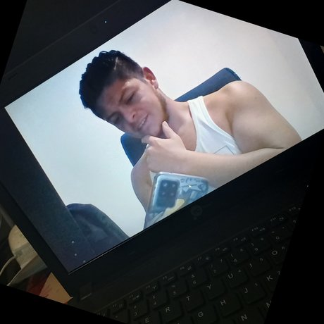 Foto desnuda filtrada de OnlyFans de Alejandro Ramrez