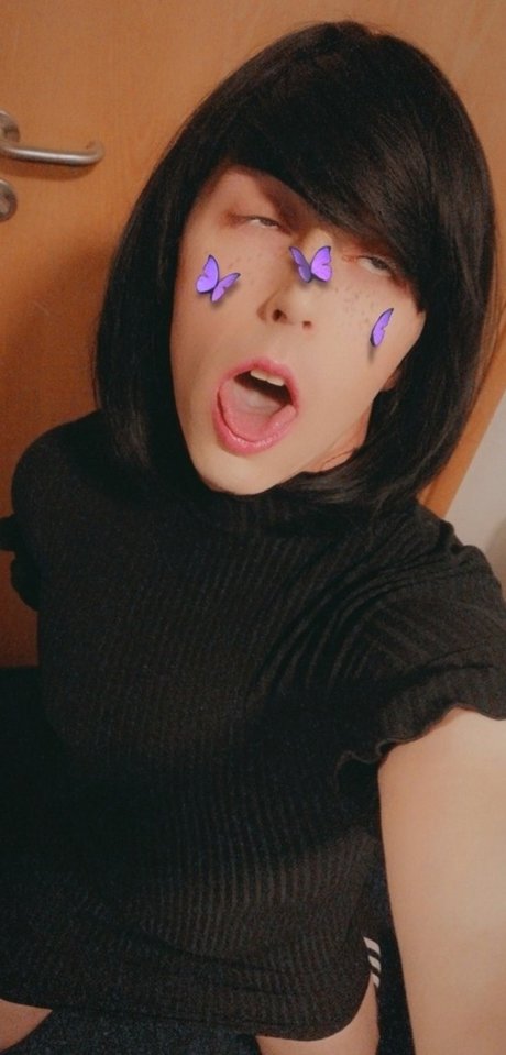 Foto desnuda filtrada de OnlyFans de Yaz  Femboi Loser Gooner