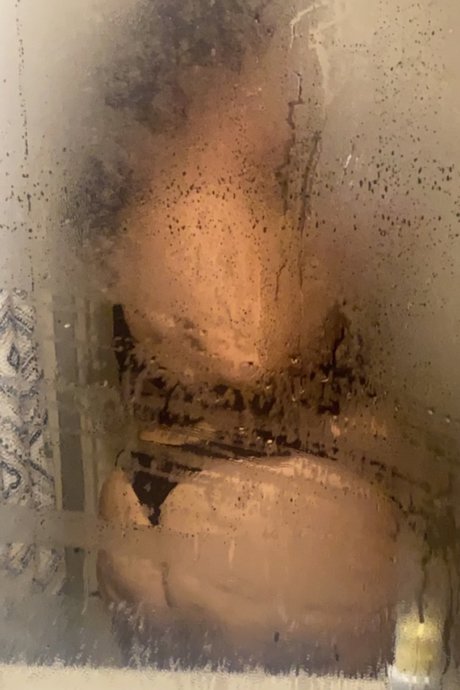 Foto desnuda filtrada de OnlyFans de Queenvee93