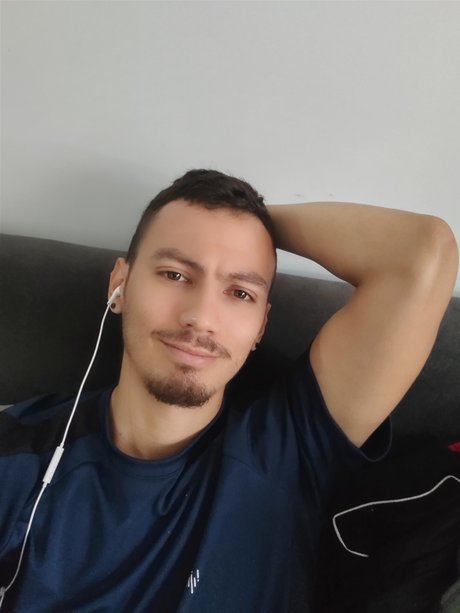 Foto desnuda filtrada de OnlyFans de Andres Chaves