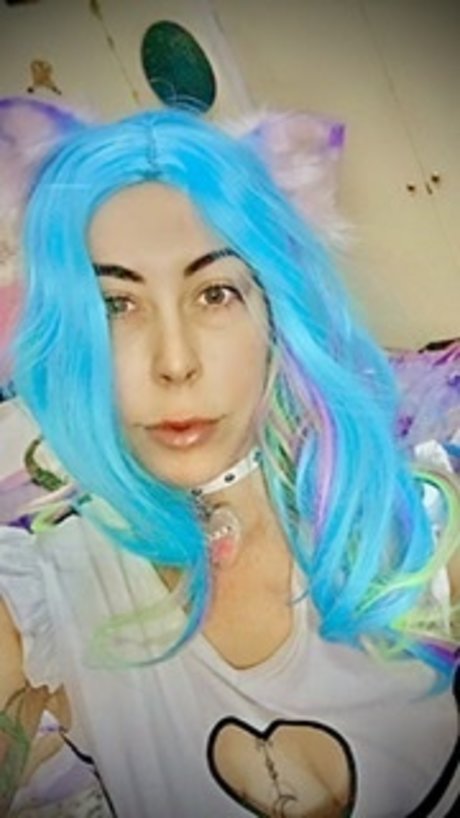 Lola Storm 
