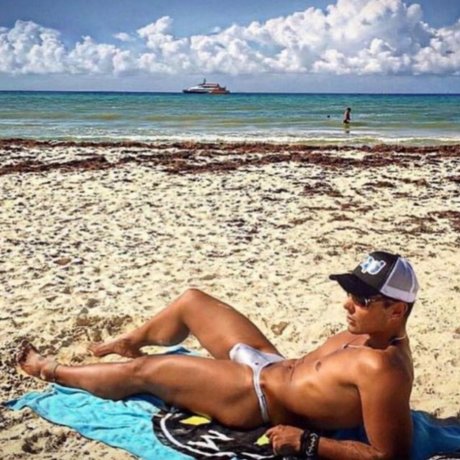 Foto desnuda filtrada de OnlyFans de Andres Velez