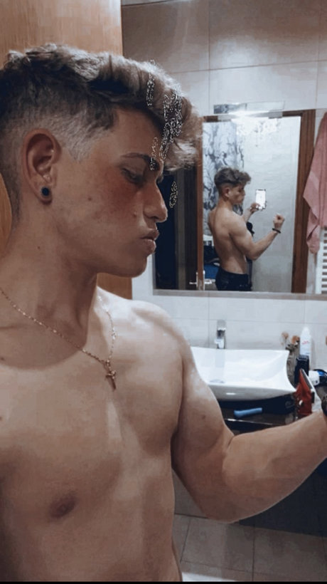 Foto desnuda filtrada de OnlyFans de More