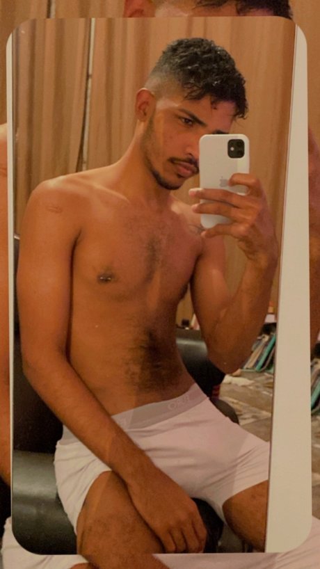 Foto desnuda filtrada de OnlyFans de Salomao Lopes