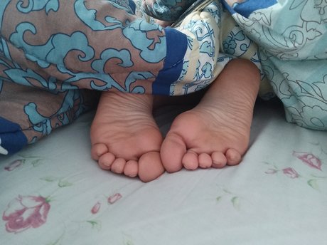 Foto desnuda filtrada de OnlyFans de Superduperfeet