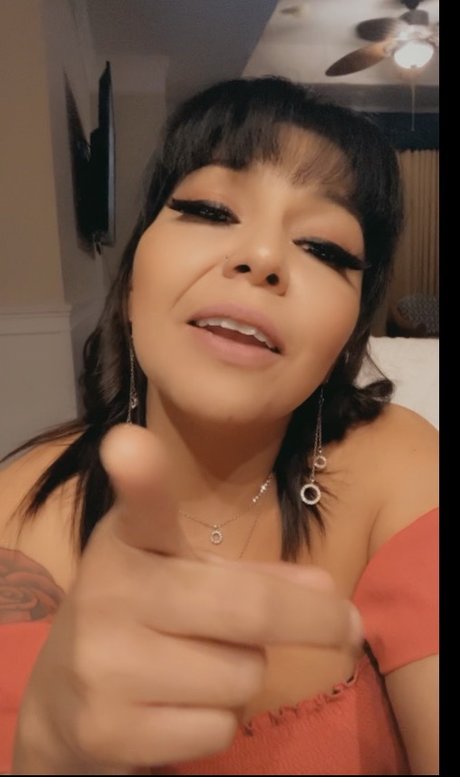Foto desnuda filtrada de OnlyFans de Lareinadelsur Mariela