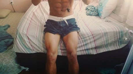 Foto desnuda filtrada de OnlyFans de Alln