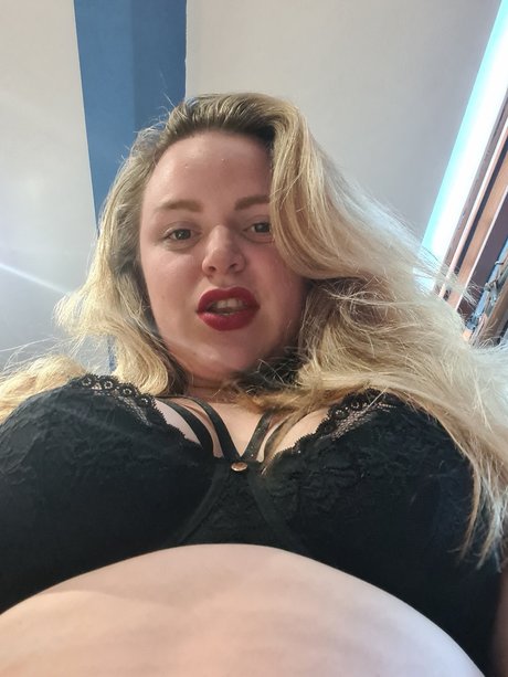 Foto desnuda filtrada de OnlyFans de Sashsta