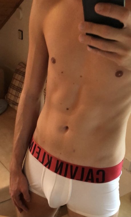 Foto desnuda filtrada de OnlyFans de Lian Scale 