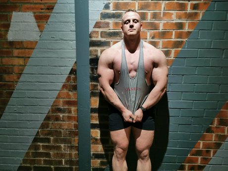 Foto desnuda filtrada de OnlyFans de Kenneth