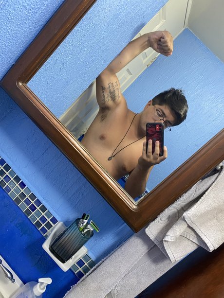 Foto desnuda filtrada de OnlyFans de Alan