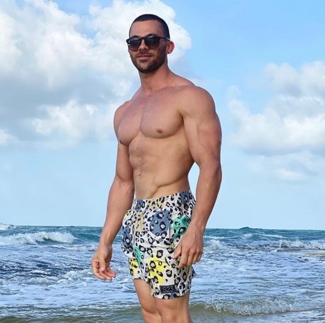 Foto desnuda filtrada de OnlyFans de Luis Hernandez