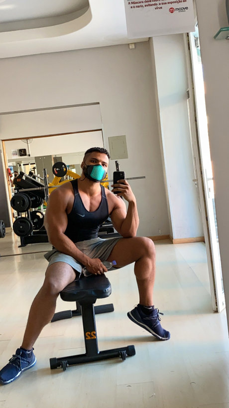 Foto desnuda filtrada de OnlyFans de Vin
