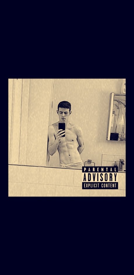 Foto desnuda filtrada de OnlyFans de Sebastian Clarke