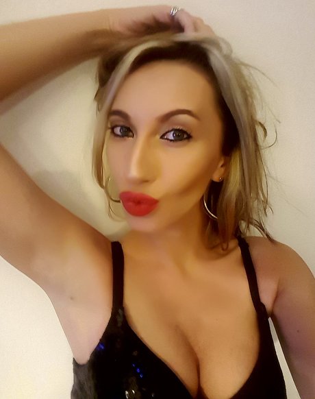 Foto desnuda filtrada de OnlyFans de   Luana Naughty 