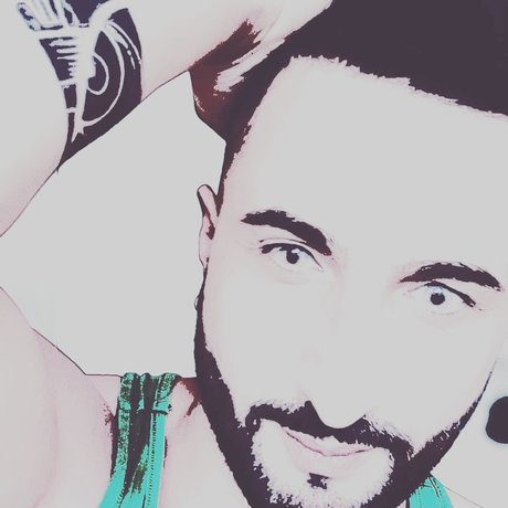 Foto desnuda filtrada de OnlyFans de Aadat2021