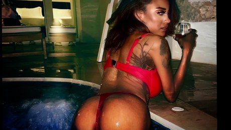 Foto desnuda filtrada de OnlyFans de Kalizziefree