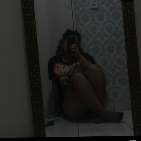 Foto desnuda filtrada de OnlyFans de Julia