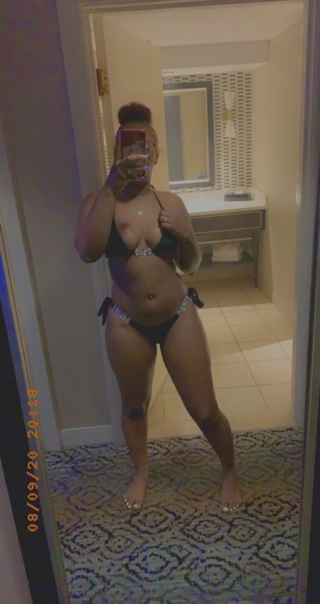 Foto desnuda filtrada de OnlyFans de Juice 