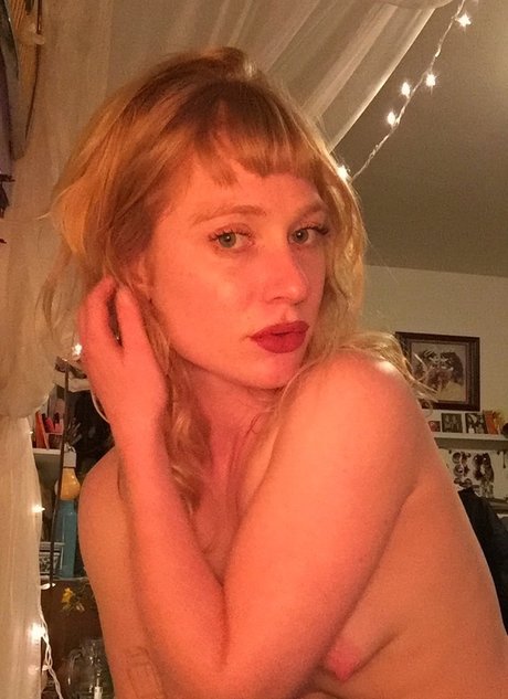Foto desnuda filtrada de OnlyFans de Peach Fuzz