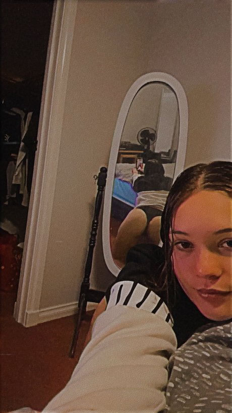 Foto desnuda filtrada de OnlyFans de Kora Flame