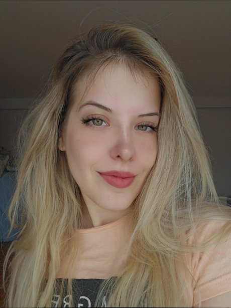 Foto desnuda filtrada de OnlyFans de Juicy Squeeze Vip